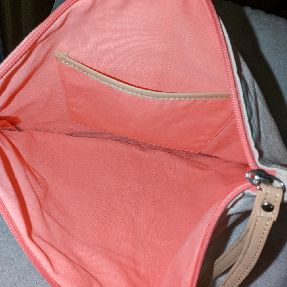 Hamilton Perkins collection everyday pouch. - Picture 6 of 8